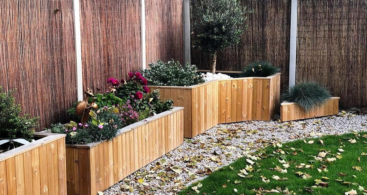 Planters are an easy and effective way to transform the look of your garden. Whether it is something you enjoy doing as a hobby or just to be used to add a little bit of colour purely for aesthetic purposess.